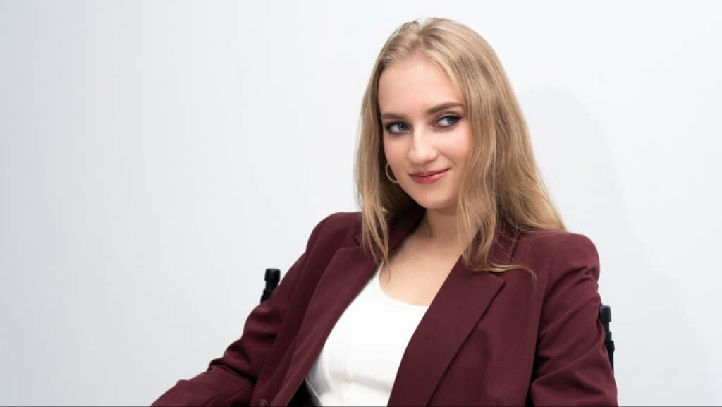 Veronika Zimon: A Journey of Resilience, Innovation, and Marketing Mastery