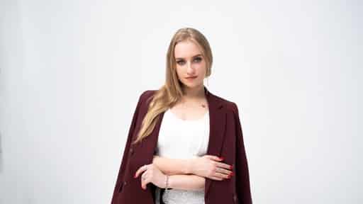 Veronika Zimon: A Journey of Resilience, Innovation, and Marketing Mastery