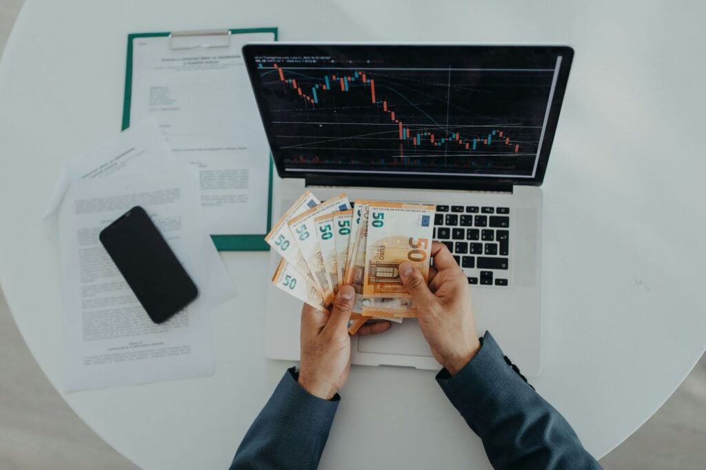 The Importance of Variance Analysis in Financial Decision-Making with Insights from Alex Chubbuck (2)