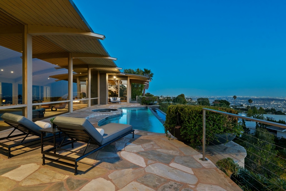 Million Dollar Luxe: Behind the Curtain of Ultra-Luxury Travel Experiences