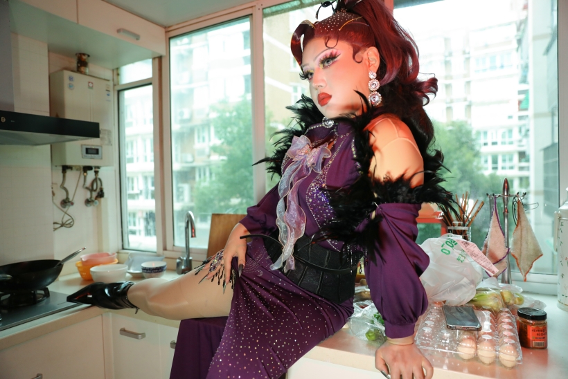 Ruonan Shen: Temporary Stages