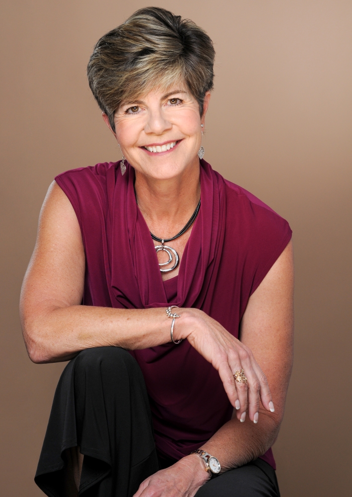 Walking Between Two Worlds: Suzanne Giesemann, The Former Navy Officer Helping Others Heal