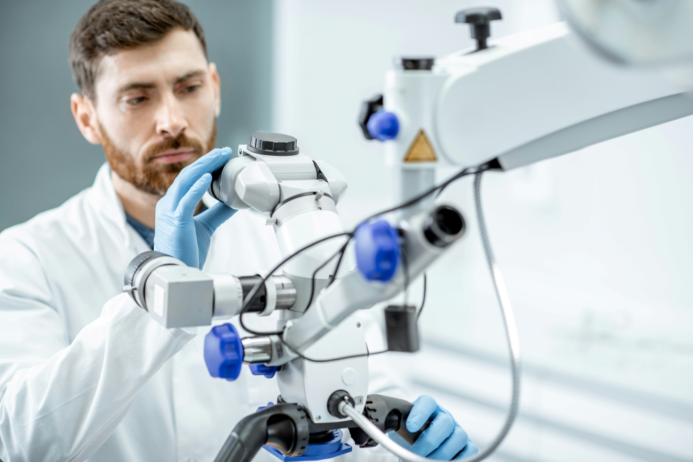 Comparing Robotic-Assisted Fusion and Endoscopic Decompression for Stenosis