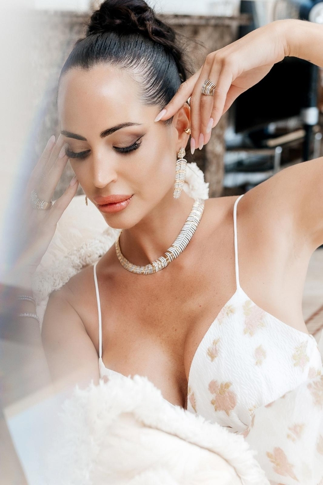 Thaiss: A Study in Refined Elegance, Style and Strategy