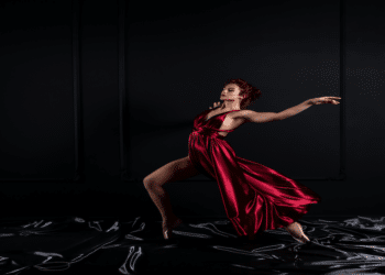 Unlock the Secrets of the Modeling Industry with Tiana Pongs  –	Insider Tips from a Top Model –