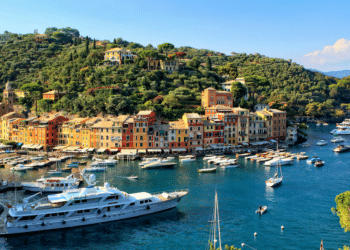 Experience Unparalleled Sophistication and Luxury at 2542 Aqua Vista Blvd, Fort Lauderdale