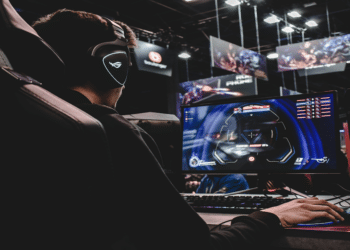 Online Gaming Investments: A Look into CS:GO, CS2, and the Digital Marketplace through DMarket
