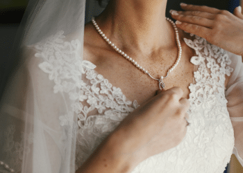 From Casual to Chic: Mastering Pearl-Perfect Outfits