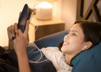 How Blue Light From Screens Impacts Your Health