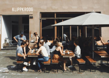 Short-staffed for the Holidays? FrontHouz’s On-demand Restaurant Staffing Solution