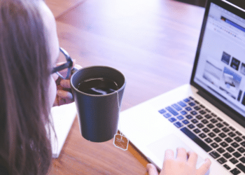 How AI Helps in Improving Social Media Experience