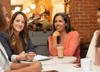 Mastering Business Communication: Tips from Daniel Kaplan, a Renowned Public Speaker