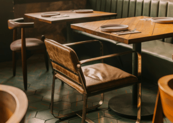 A Guide to Choosing Restaurant Chairs for Cafes