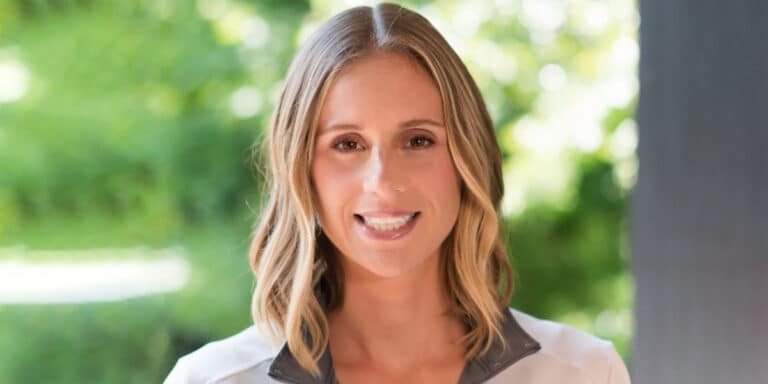 Christina Collins Launches NeverStopMoving365 to Combat Sedentary Lifestyles and Offer Financial Freedom to Teachers