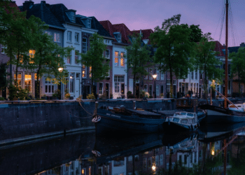 How To Personalize Your Waterfront Space