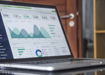 Diving into eCommerce Technology with Isaiah Bollinger and Learning How to Turn Clicks into Customers