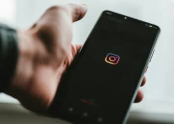 InstaNavigator: Revolutionizing the Way You View Instagram Stories