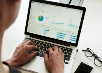 AI as a Sales Accelerator: John Barrows' Vision of Empowering Sales Reps with Cutting-Edge Tech