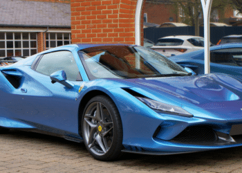 Experience Luxury on Wheels: Supercar Rental Options in Dubai!