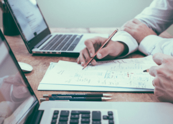 Tips for Investing in Technology: Expert Advice for Maximizing Your Returns