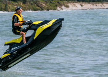 Unleash adventure and thrills: exploring the benefits of stand-up jet ski rentals in Dubai