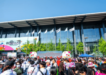May Day Golden Week Boosts Holiday Economy in Wuxi, China
