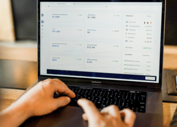 Keys to Consider Before Buying A SaaS Business