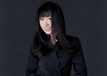 Celebrating Lu Zhang, a Trailblazing Female Entrepreneur in AI Marketing