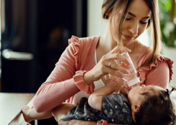 Do Anti Colic Baby Bottles Work? Releveling Benefits_3