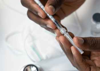 How to Ideally Use a Chest Decompression Needle in High-Stress Scenarios