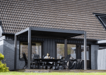louvered pergola