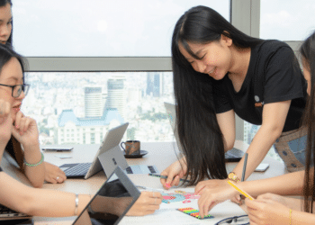 Why Choose Headless LMS? Features to Consider