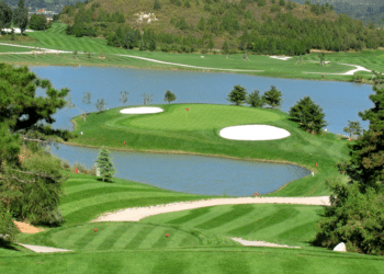 Custom Golf Course Prints- A Perfect Blend of Sports and Aesthetics