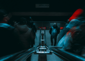 How AI Revolutionizes Cybersecurity Threat Detection and Response