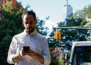 How to Deal with Car Accidents Caused by Distracted Drivers