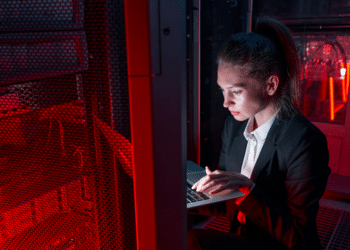 Iqra Naseer Spearheads the Implementation of Hybrid Mesh Firewalls for Mitigating Cyber Attacks