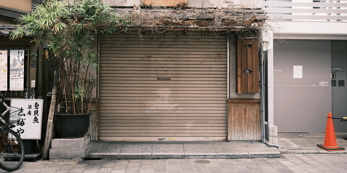 Safety Tips for Operating Your Commercial Roll-Up Doors