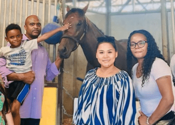 Kenneth Spraggins Guides Five O'Somewhere in Equine Racing_2