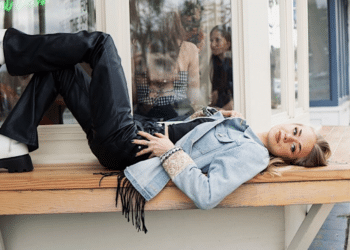 Linn Holmes Crafts Vintage Daydreams in Her Debut EP