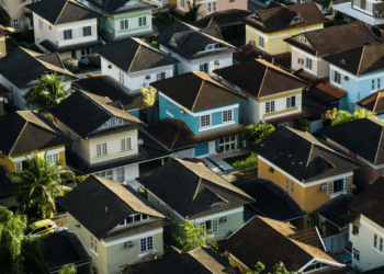 Understanding the Legal Aspects of Selling a Home