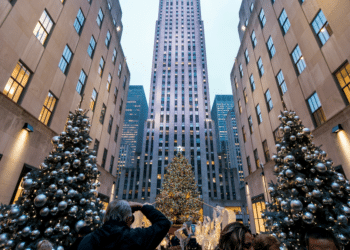 A Driving Tour of New York City's Christmas Lights