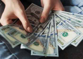 How to Sell Investment Opportunities Turning Cold Leads into Warm Deals