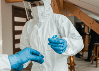 A Comprehensive Guide to Choosing the PPE Suppliers in the UK