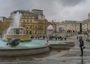 Exploring Iconic Squares in London