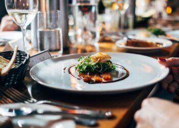 Maximizing Restaurant Revenue with AI-Driven Customer Interactions
