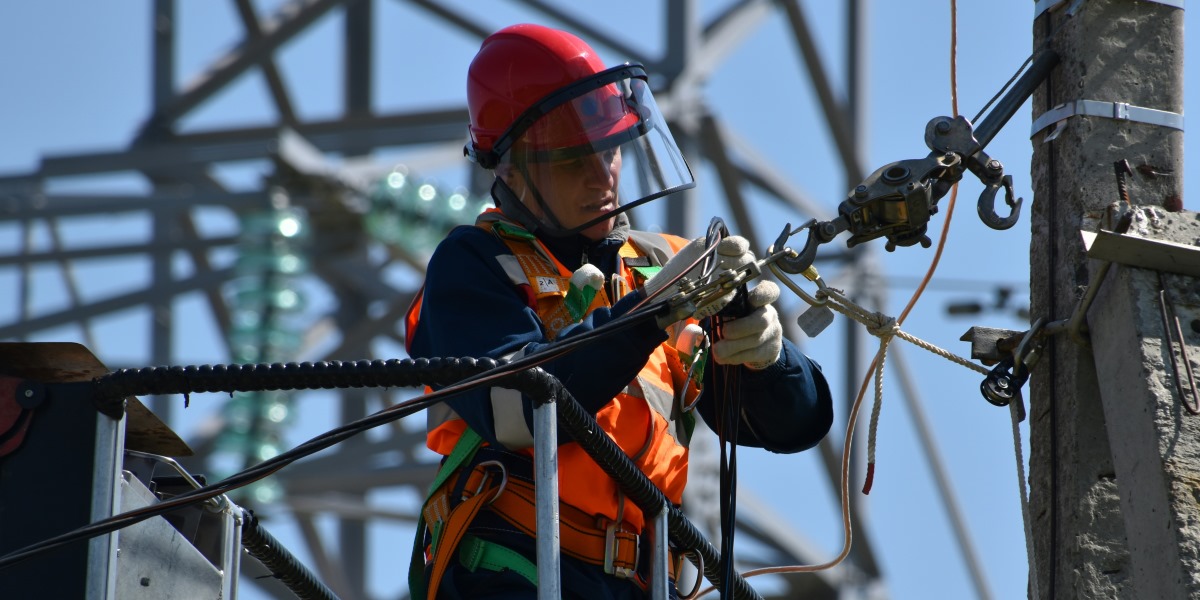 Optimising Electrical Work Advantages of Hiring Clamp Meters and Testing Equipment