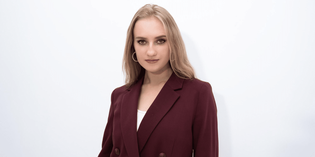 Veronika Zimon: A Journey of Resilience, Innovation, and Marketing Mastery