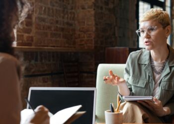 What Are the Key Stages in the Business Consulting Process