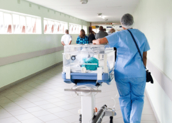 How AI Enhances Healthcare Efficiency and Patient Care