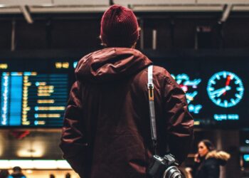 How AI Personalizes Travel Recommendations and Itineraries